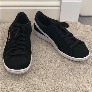 Women’s Puma Vikky soft foam shoes with box